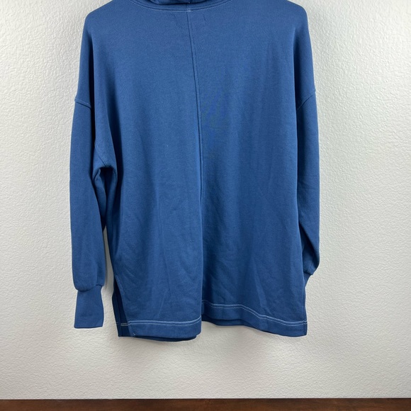 Free assembly Women's Funnel Neck sweatshirt with front patch pockets - Picture 2 of 7